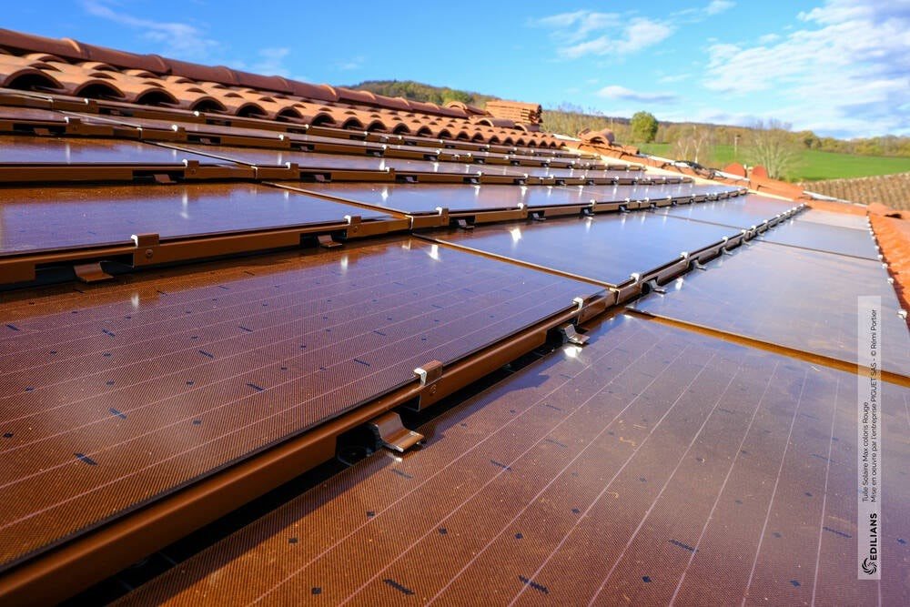 Toiture en tuiles solaires Edilians SOLAIRE MAX rouge